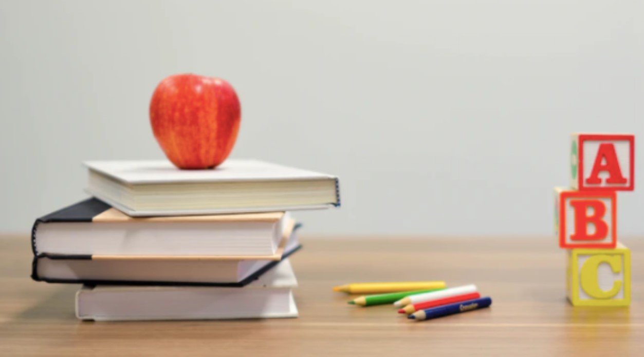 Benefits-of-an-Online-Masters-Degree-in-School-Counseling